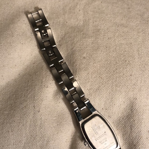 Iridescent green and blue face Fossil bracelet watch - Picture 13 of 16